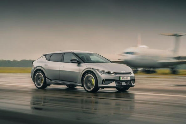 Revisión del crossover eléctrico con tracción total y 585 caballos de fuerza: KIA EV6 GT Foto 4
