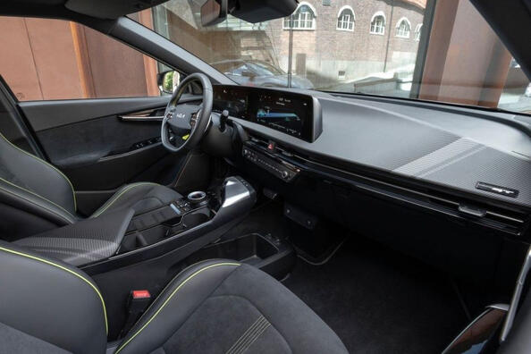 Revisión del crossover eléctrico con tracción total y 585 caballos de fuerza: KIA EV6 GT Foto 6
