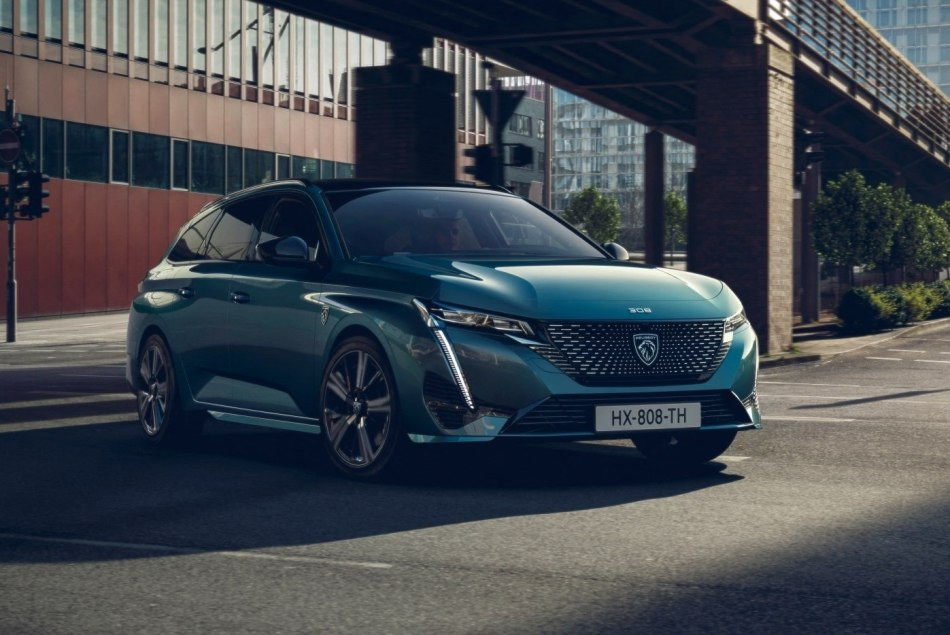 Revisión de la tercera generación de la camioneta Peugeot 308 SW.