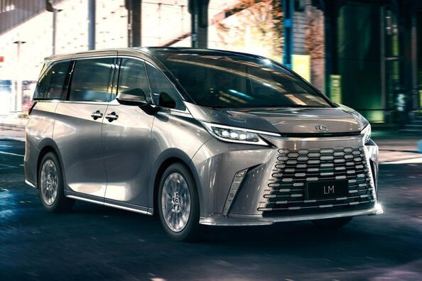 Revisión de la minivan premium Lexus LM de segunda generación.