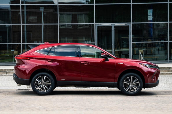 Revisión de la segunda generación del crossover Toyota Venza.