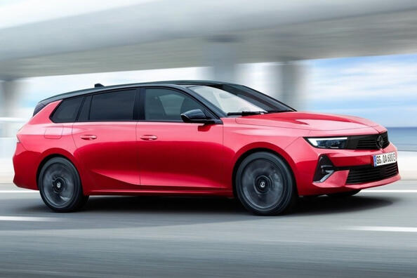 Revisión de la camioneta eléctrica Opel Astra Sports Tourer Electric Foto 1