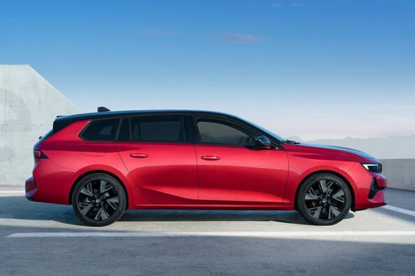 Revisión de la camioneta eléctrica Opel Astra Sports Tourer Electric Foto 3