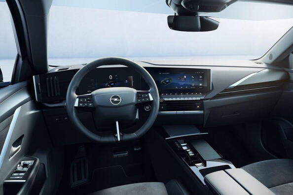 Revisión de la camioneta eléctrica Opel Astra Sports Tourer Electric Foto 5