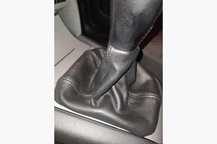 Skoda Octavia II A5 2006-2010 Funda de piel para palanca de cambios Image
