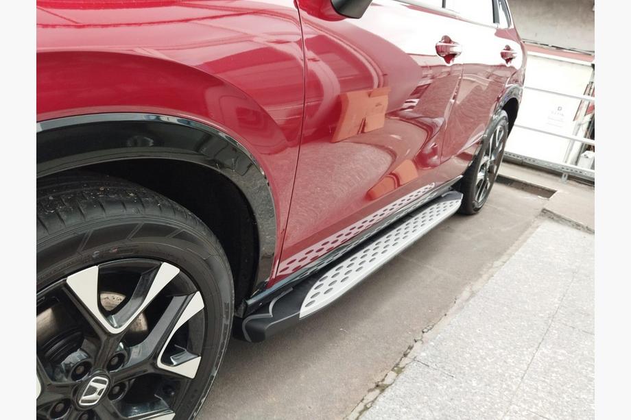 Honda ZR-V 2022- Estribos Laterales Shining (2 uds., Aluminio) Image