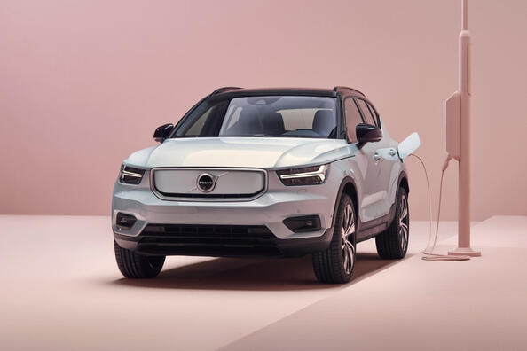 Volvo XC40 Recharge crossover eléctrico con tracción total Foto 3