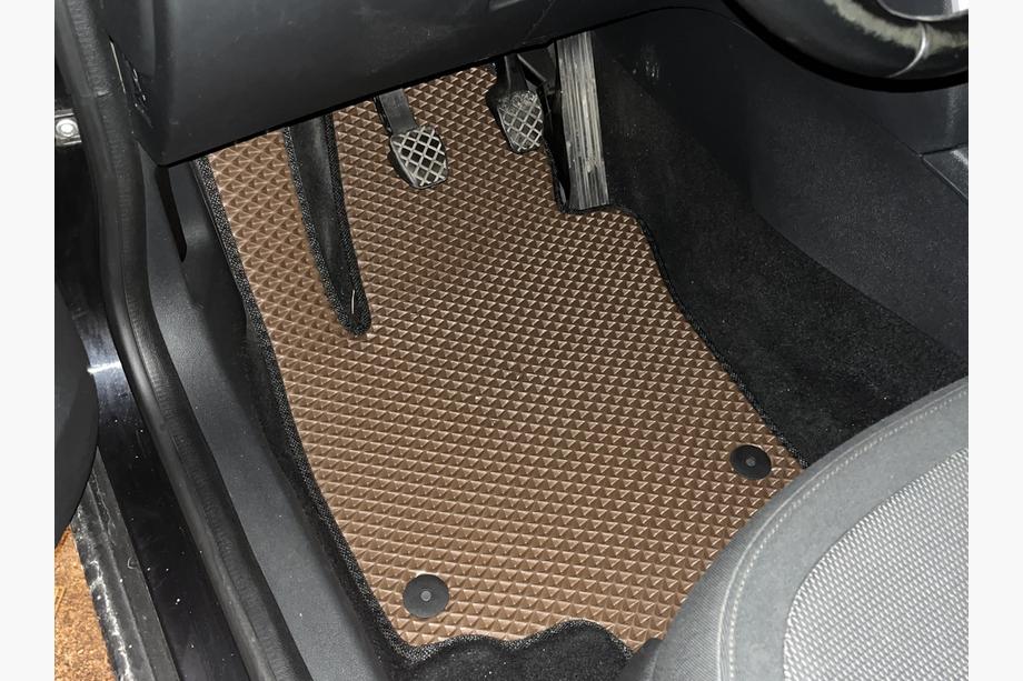Skoda Yeti 2009-2017 Alfombrillas EVA (Marrón) Image