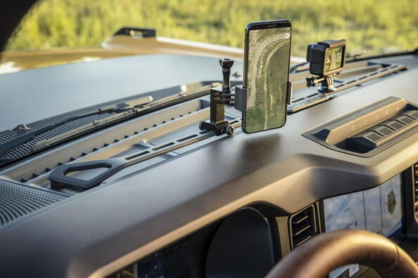 Accesorios útiles para el interior del coche: comodidad y funcionalidad.