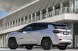 Revisión del crossover actualizado del Jeep Compass de segunda generación. foto 4