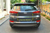 Hyundai Tucson TL 2016-2021 Outlet Moldura de maletero sobre la matrícula (2015–2018, superior, ancha, acero inoxidable) foto 2