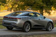 Revisión del sedán cruzado Toyota Crown foto 4