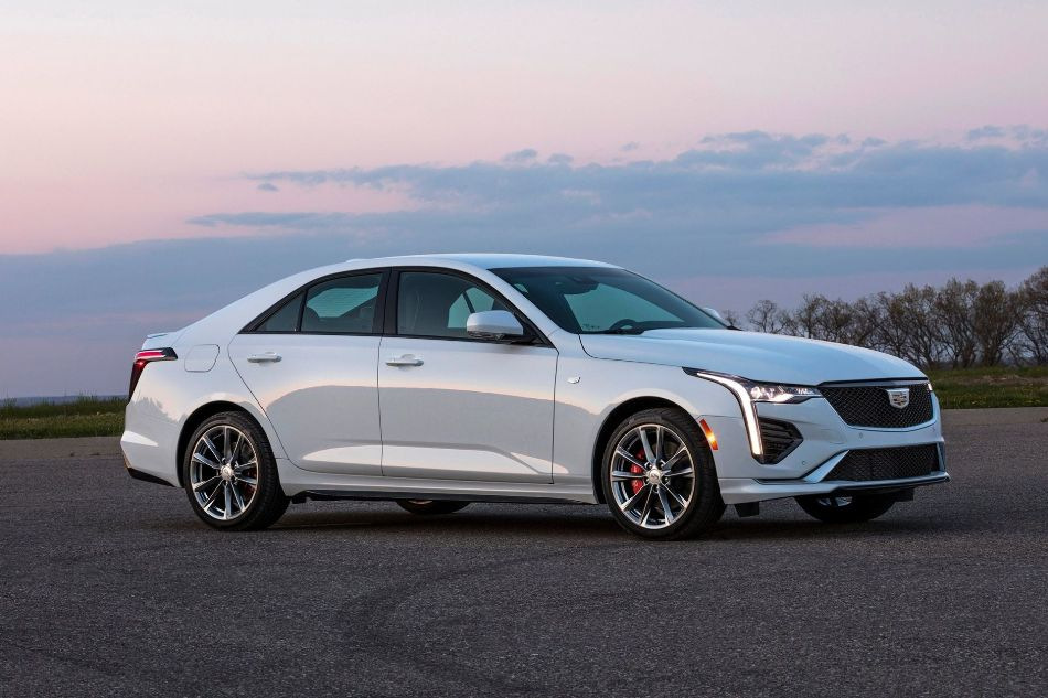 Cadillac CT4: lujo, prestaciones y tecnología en un sedán compacto