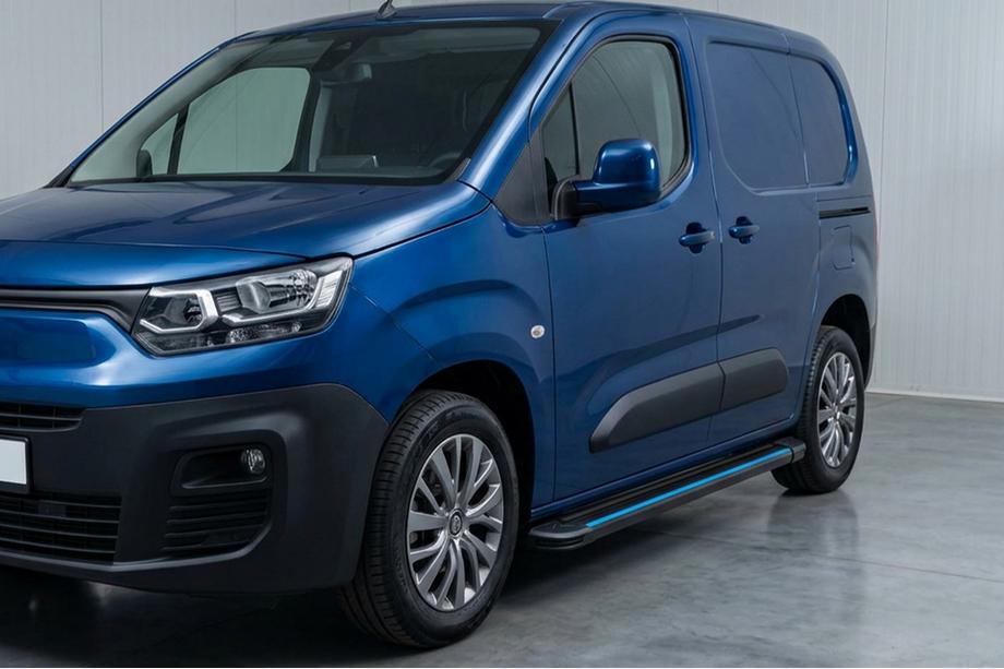 Fiat Doblo III 2023- Estribos Laterales Maya Blue (2 uds., Aluminio) Batalla Larga Image