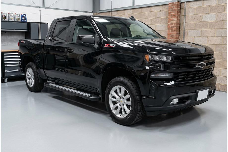 Chevrolet Silverado 2019- Estribos Laterales New Vision Black (2 uds., Aluminio) Image