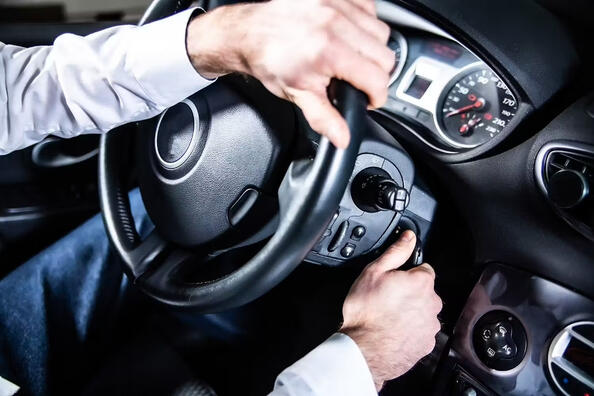 Inmovilizador de coche: principio de funcionamiento, tipos.