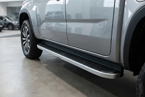 Volkswagen Amarok 2022- Estribos Laterales Tayga Grey (2 uds., Aluminio) foto 1