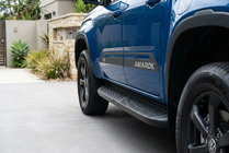 Volkswagen Amarok 2022- Estribos Laterales Tayga Black (2 uds., Aluminio) foto 1
