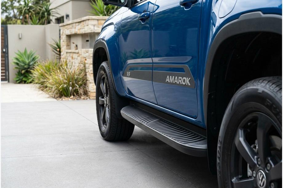 Volkswagen Amarok 2022- Estribos Laterales Tayga Black (2 uds., Aluminio) Image