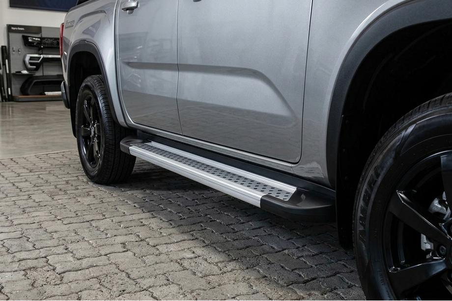 Volkswagen Amarok 2022- Estribos Laterales Vision New Grey (2 uds., Aluminio) Image