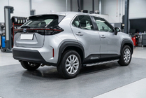 Toyota Yaris/Yaris Cross (XP210) 2020- Estribos Laterales BlackLine (2 uds., Aluminio) foto 1