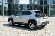 Toyota Yaris/Yaris Cross (XP210) 2020- Estribos Laterales Tayga Grey (2 uds., Aluminio) foto 1