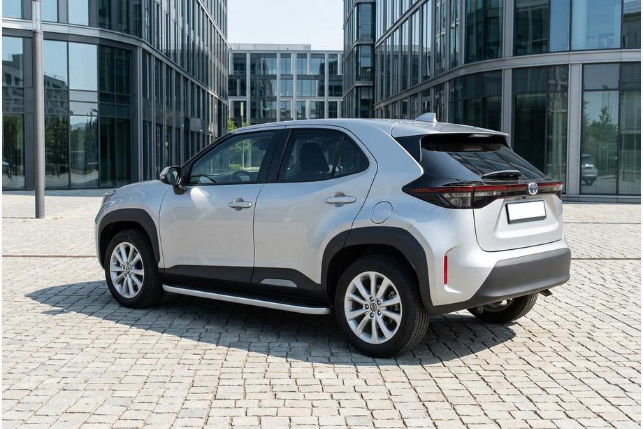 Toyota Yaris/Yaris Cross (XP210) 2020- Estribos Laterales Tayga Grey (2 uds., Aluminio) Image