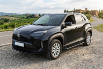 Toyota Yaris/Yaris Cross (XP210) 2020- Estribos Laterales Bosphore Black (2 uds., Aluminio) foto 1