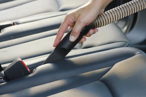 ¿Cómo aspirar correctamente el interior del coche?