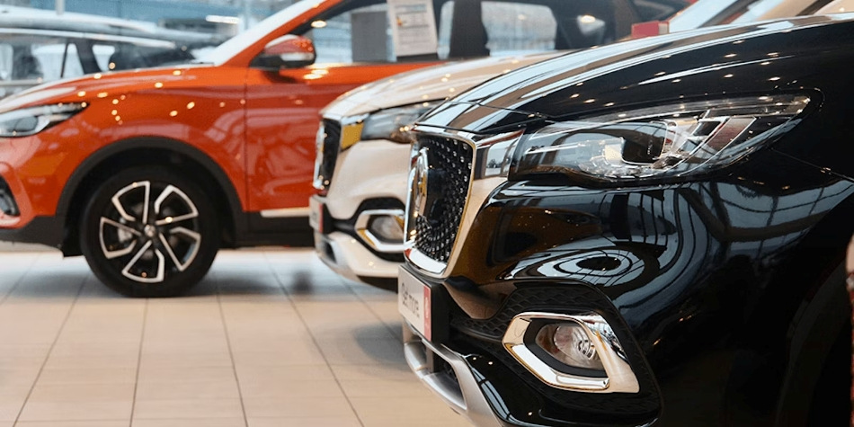 Nuevo o usado: la eterna pregunta del comprador de un coche