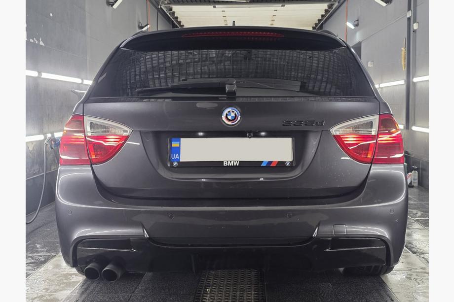 BMW 3 Series E90/E91 2005-2011 Emblema Aniversario 74mm (trasero) Image
