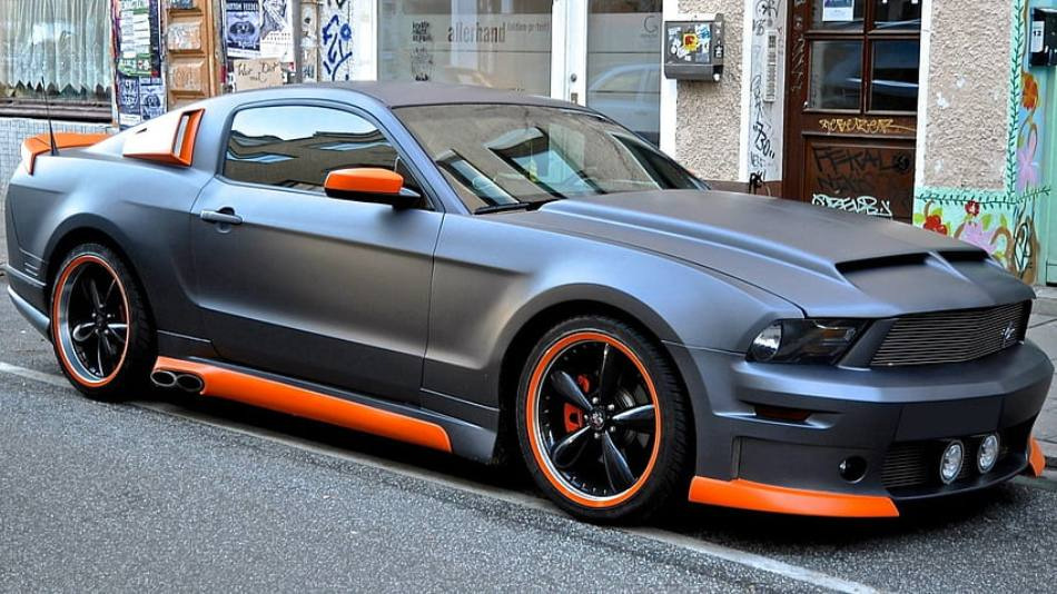 Carrocería: carbono o plástico, para un look deportivo o elegante