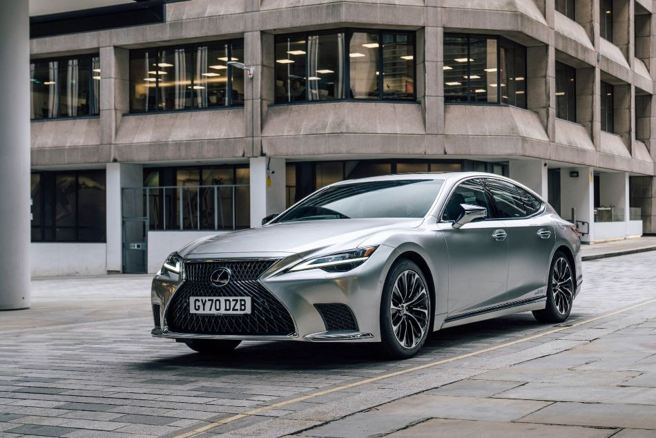 Lexus LS: una revisión del sedán actualizado de quinta generación