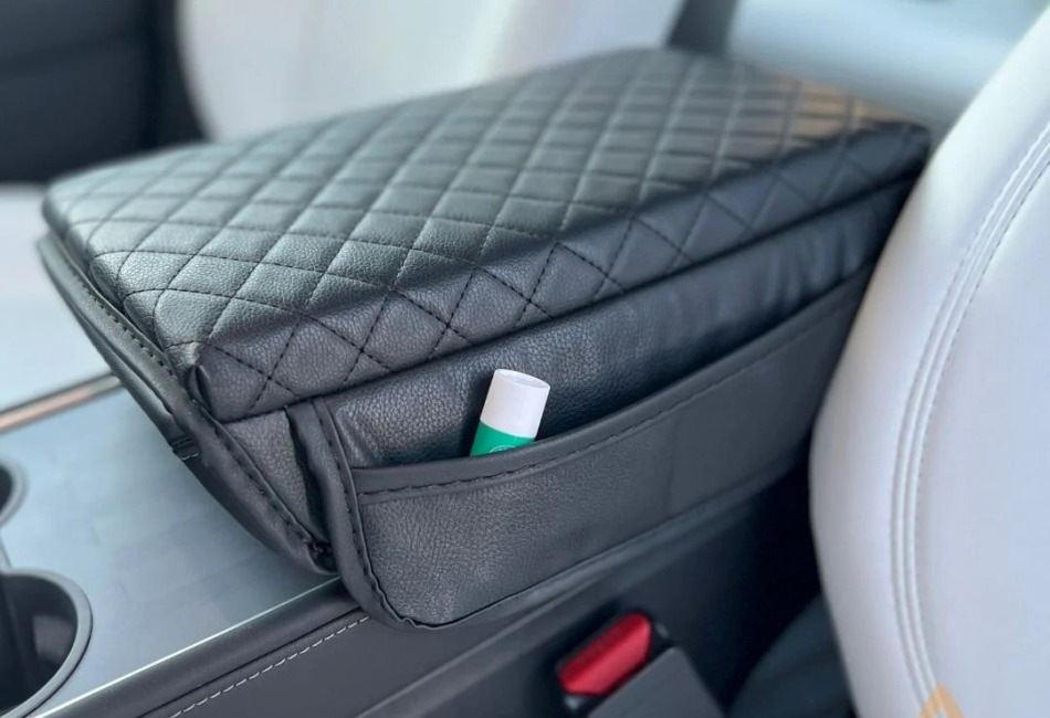 Cómo elegir una capa para el reposabrazos de un coche.