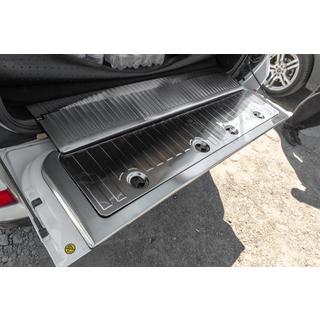 Juego de insertos de maletero en acero inoxidable Toyota Land Cruiser 200 2007-2021 foto 1