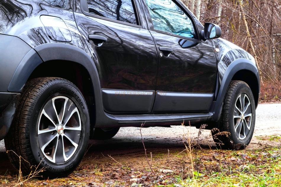 ¿Cuál es la mejor forma de pegar la moldura al coche?
