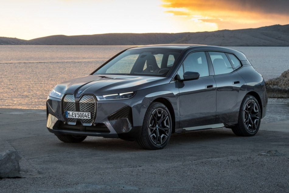BMW iX: revisión y características de un crossover eléctrico