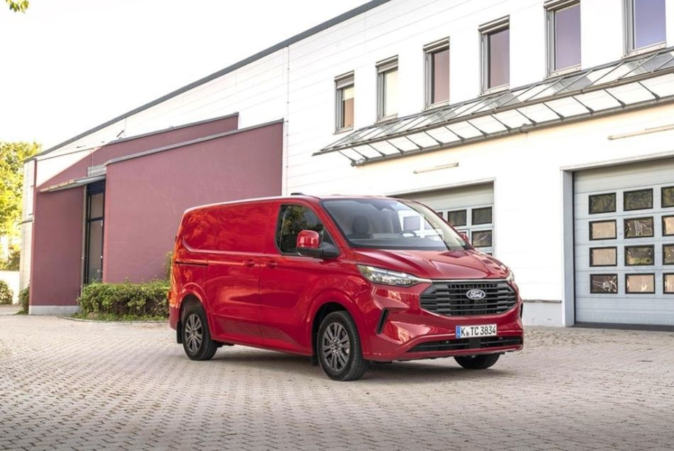 Ford Transit Custom II generación: un asistente confiable para los negocios