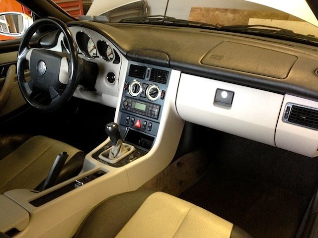 ¿Es posible pintar plástico en el interior del coche?
