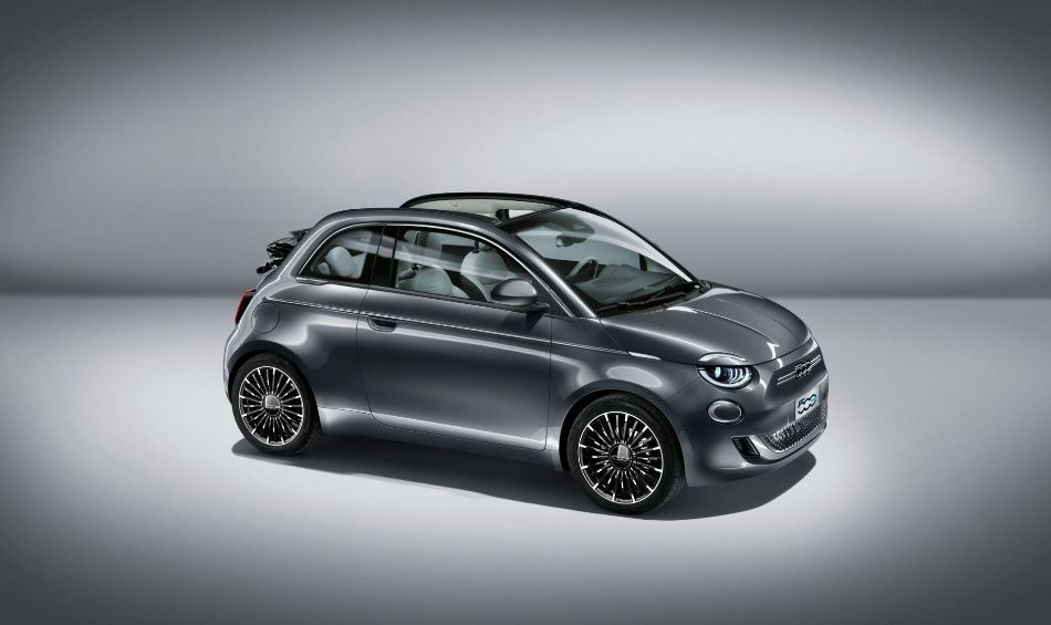 Fiat 500e Cabrio: descapotable eléctrico elegante para la ciudad