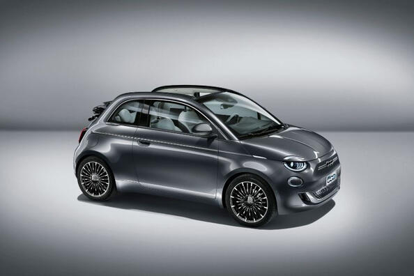 Fiat 500e Cabrio: descapotable eléctrico elegante para la ciudad