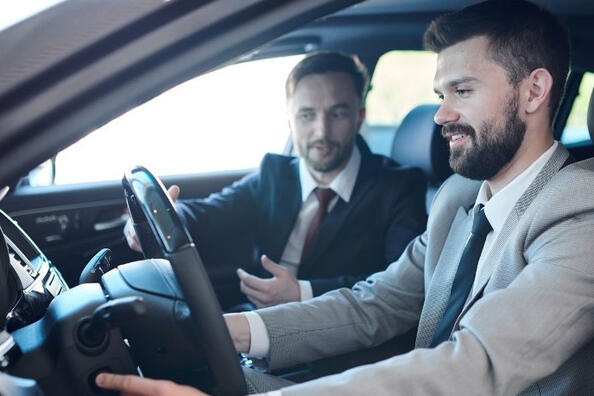 ¿Por qué es importante realizar una prueba de conducción antes de comprar un coche?