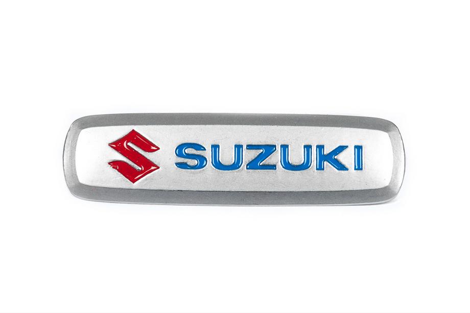 Suzuki Emblema de aluminio para alfombrillas (1 ud) Image