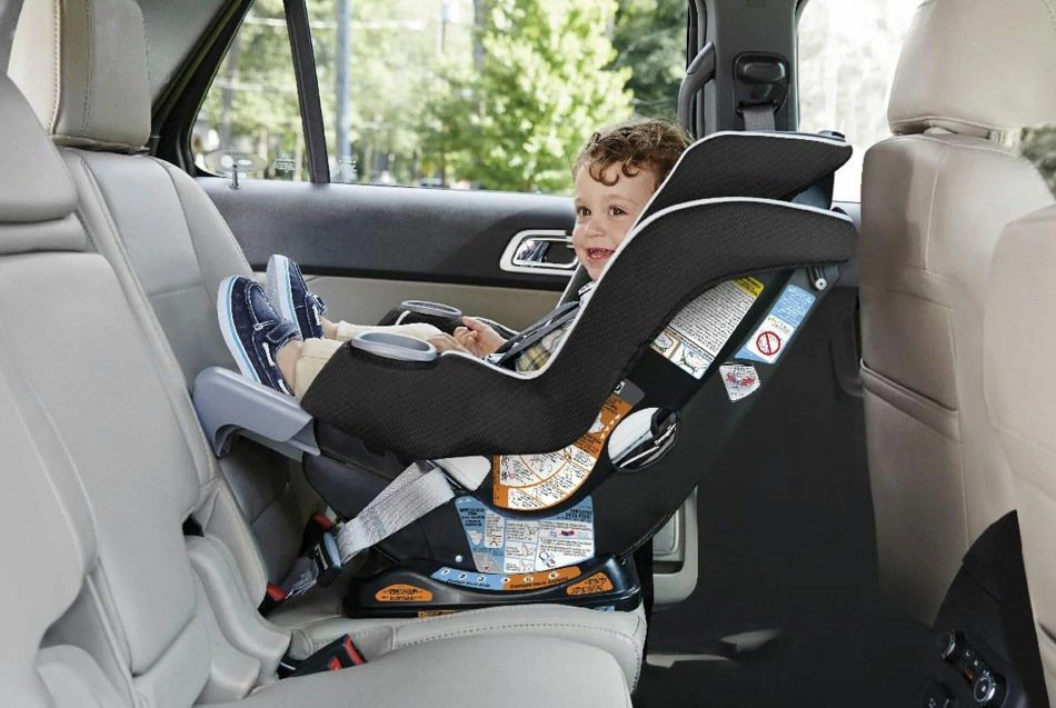 Consejos útiles para conducir de forma segura con un niño en el coche