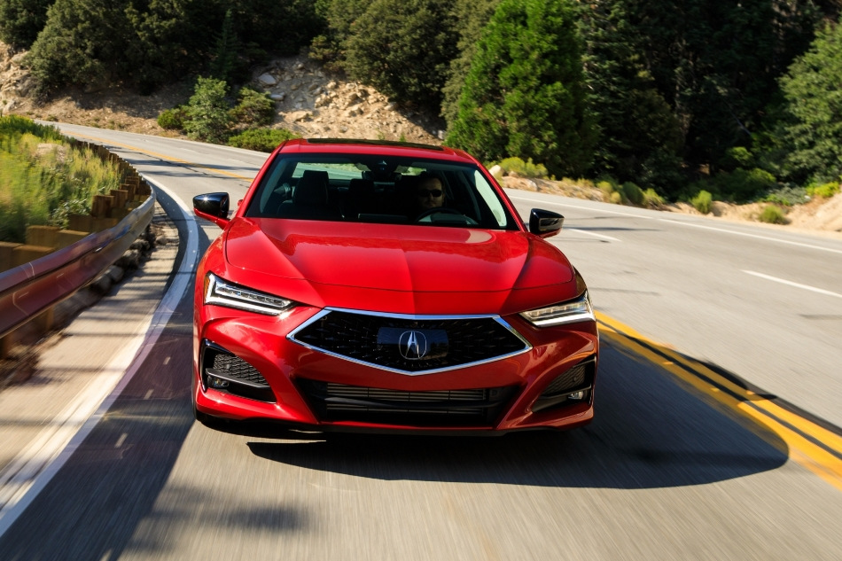 Acura TLX II generación: sedán con estatus premium