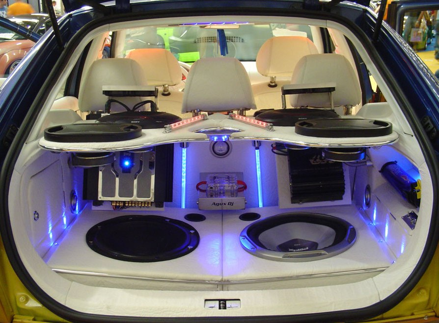 Sonido de alta calidad en la carretera: fabricamos el sistema de audio perfecto