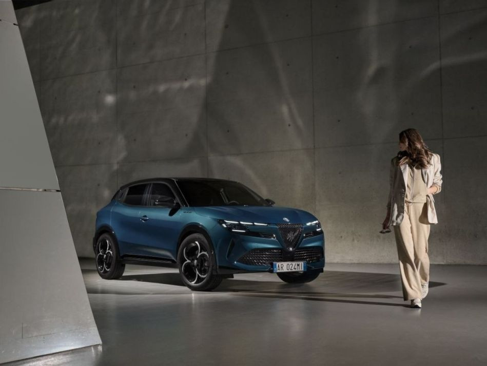 Revisión del crossover Alfa Romeo Junior 2024