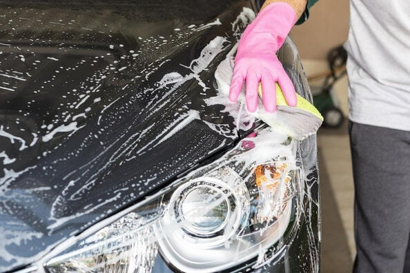 Elegimos un champú para coche: lavamos el coche correctamente
