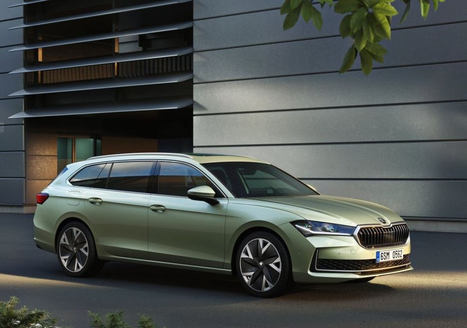 Revisión de la camioneta Skoda Superb Combi 2024