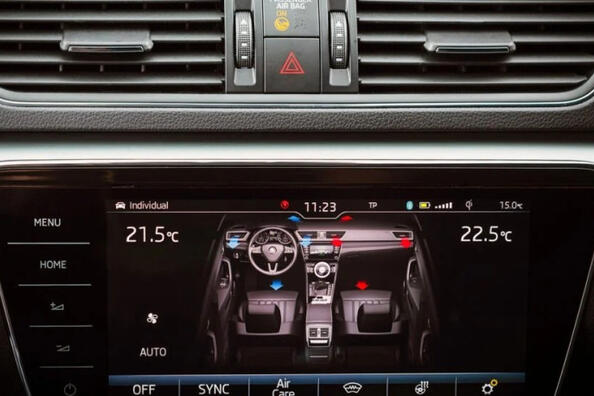 ¿Cómo ajustar correctamente el control del clima en el coche?